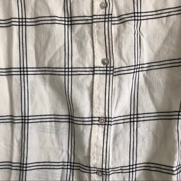3/$15 🤑✨ H&M White Grid Flannel Button Down Shirt - US 8 - Picture 4 of 7